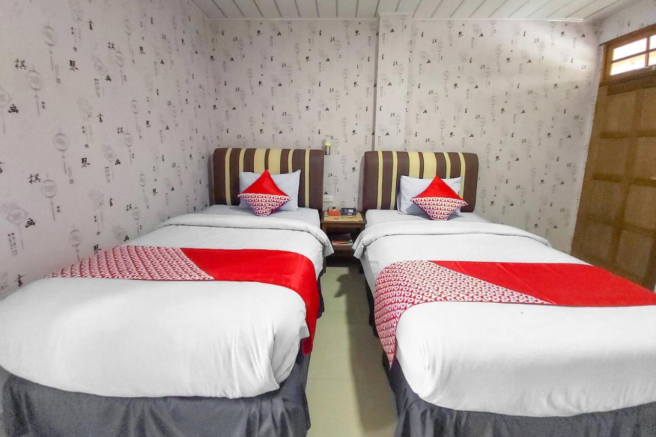 Oyo 3196 Hotel Taman Cinta Singkawang Exterior foto